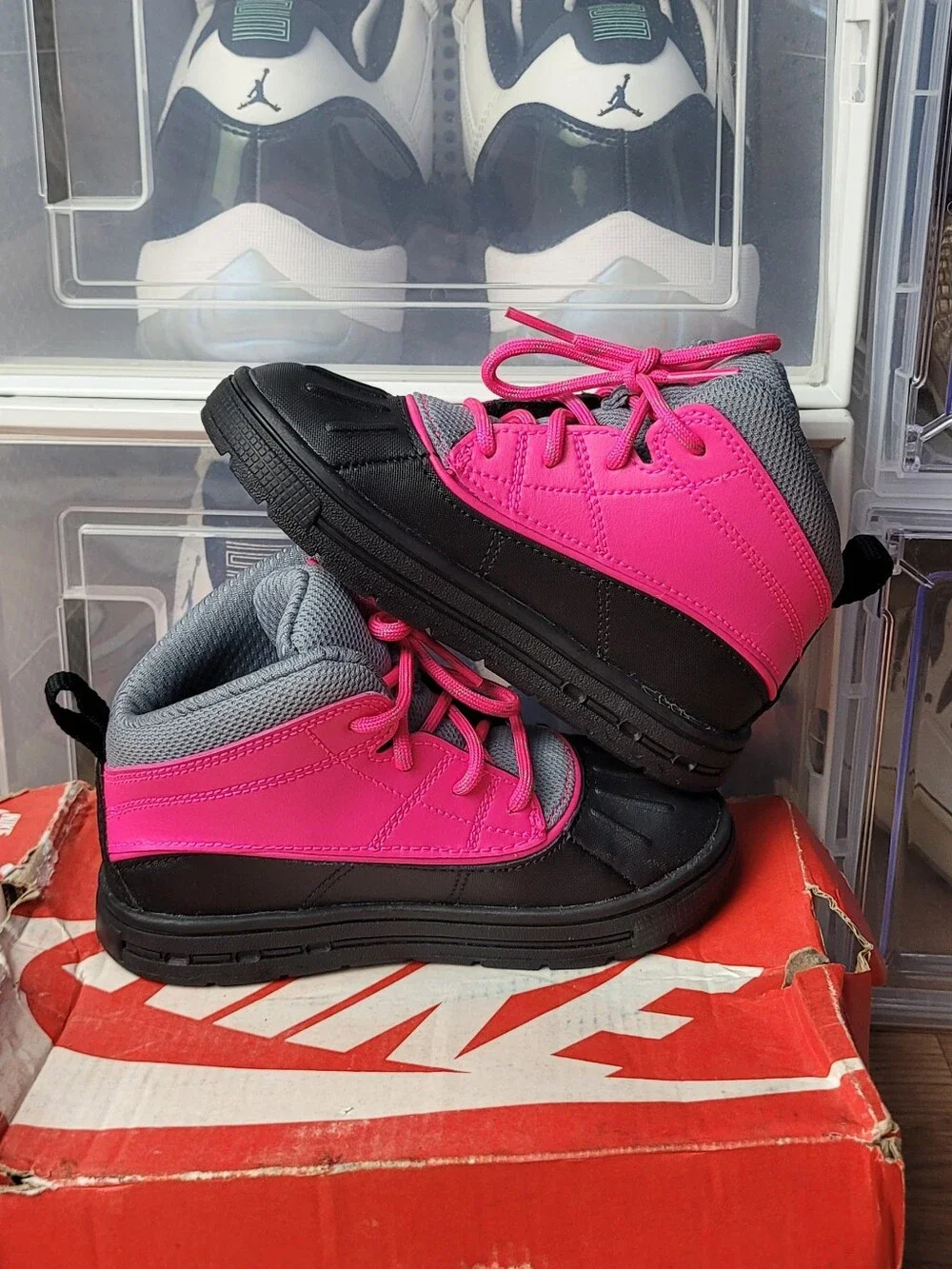 Girls Nike ACG Woodside 2 High Winter Boots 9c Pink Black